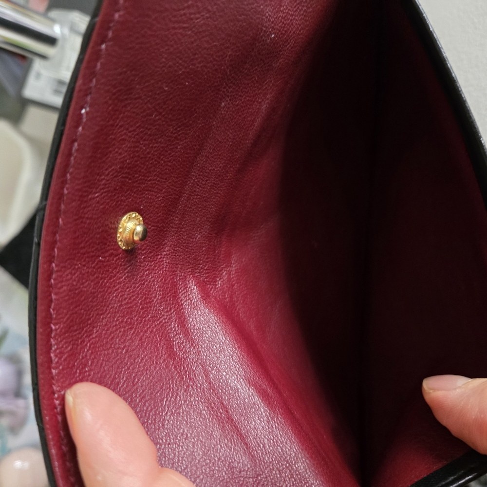CHANEL Black Wallet with Gold Logo - Picture 5 of 7